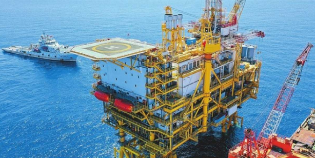 Foto - Denizin ortasında dev petrol rezervi