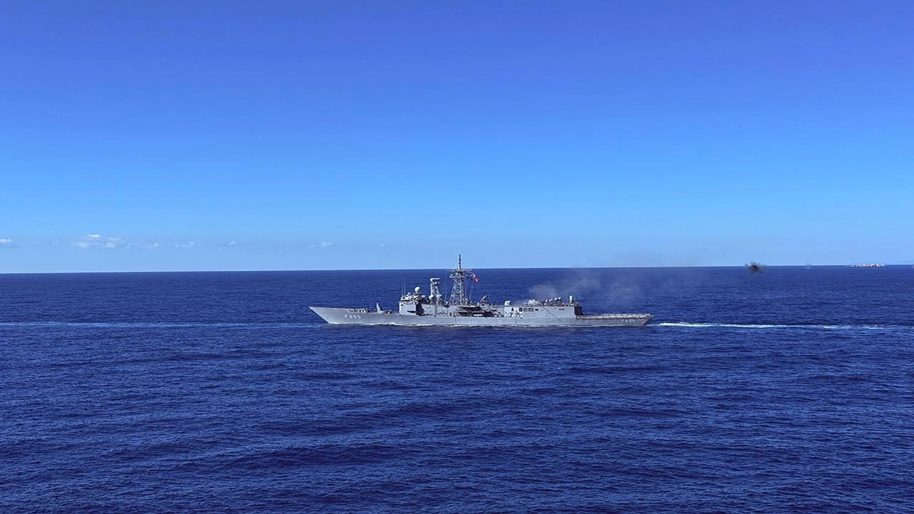 Foto - Denizkurdu-1 tatbikatı nefesleri kesti! TCG Anadolu’dan havalanan yerli güç gövde gösterisi yaptı