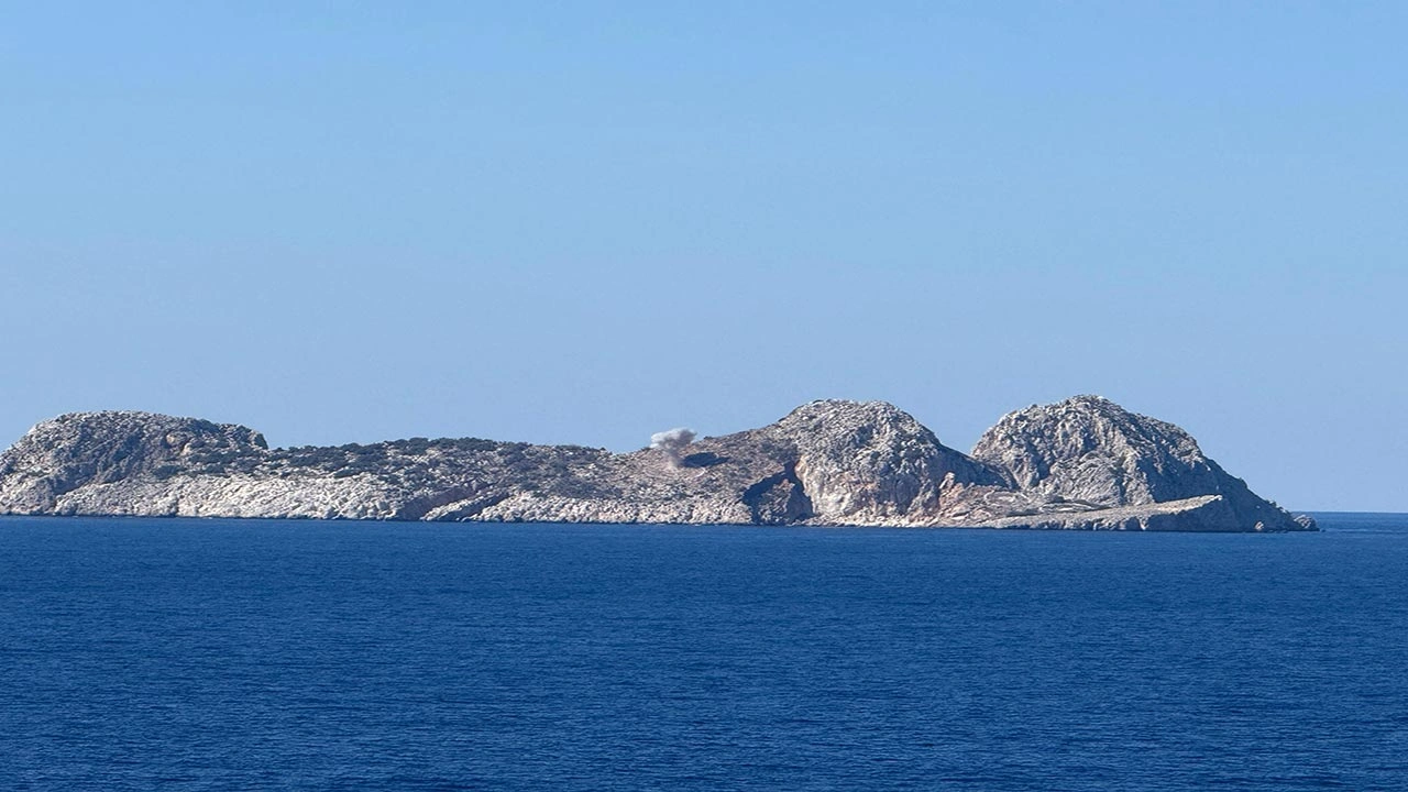 Foto - Denizkurdu-1 tatbikatı nefesleri kesti! TCG Anadolu’dan havalanan yerli güç gövde gösterisi yaptı