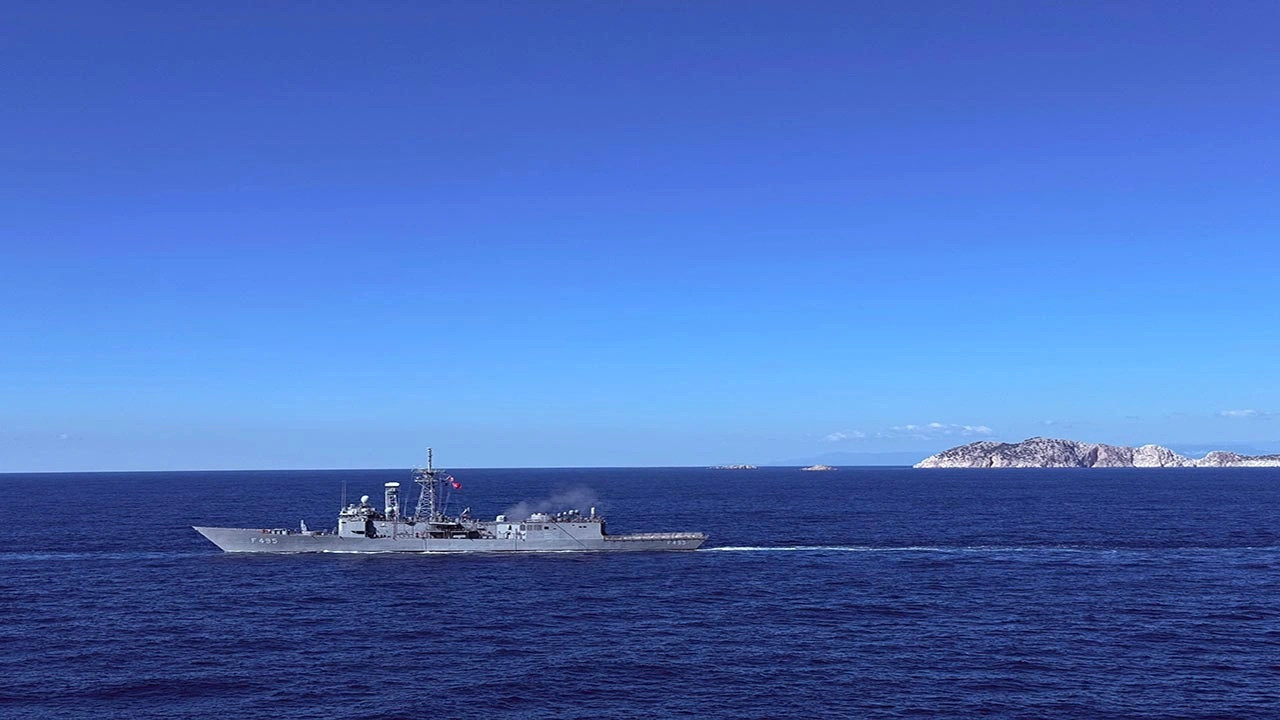 Foto - Denizkurdu-1 tatbikatı nefesleri kesti! TCG Anadolu’dan havalanan yerli güç gövde gösterisi yaptı