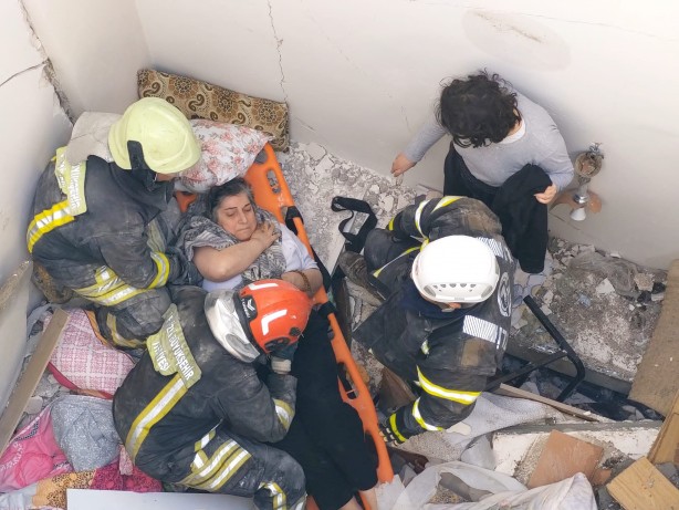 Foto - Denizli Büyükşehir ekipleri 36 cana umut oldu