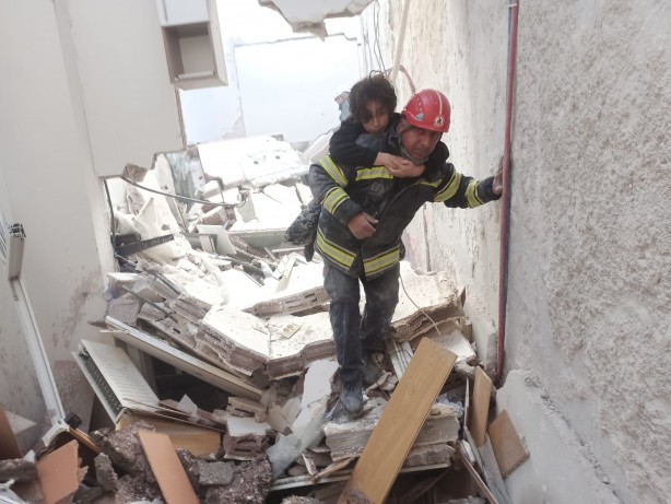 Foto - Denizli Büyükşehir ekipleri 36 cana umut oldu