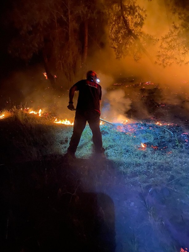 Denizli'de yangınla mücadele 21 saattir devam ediyor