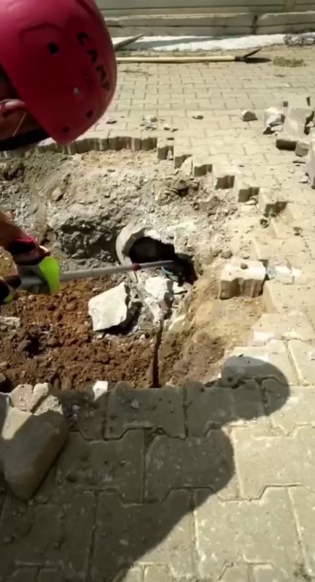 Foto - Denizli'de yerin altından garip sesler geliyordu! Çıkan şey herkesi şaşkına çevirdi
