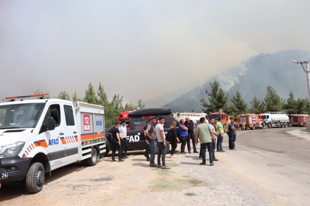 Foto - Denizli’deki orman yangınından görüntüler geldi