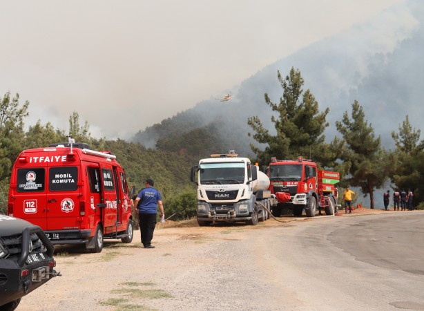 Foto - Denizli’deki orman yangınından görüntüler geldi