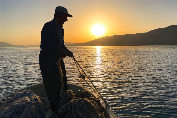 Foto - Denizsiz kentin balıkçı çifti