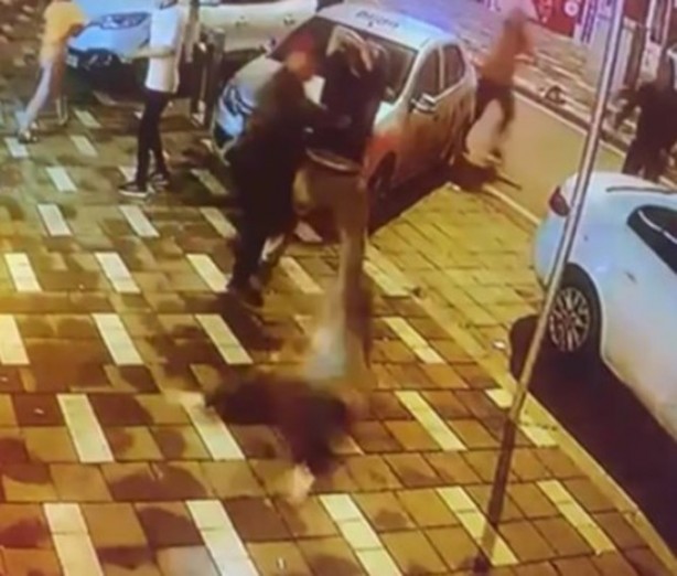 Foto - Deprem anında hiç yapmaması gereken şeyi yaptı! 