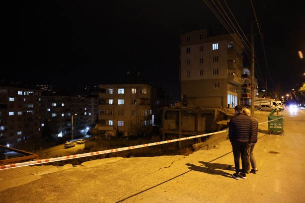 Foto - Deprem bölgesi Kahramanmaraş'ta toprak kayması!