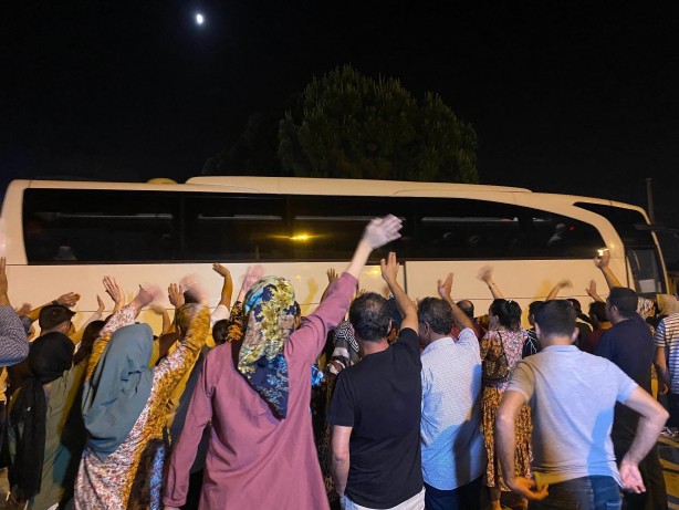 Foto - Deprem bölgesi Osmaniye’de hac kafilesi dualarla uğurlandı