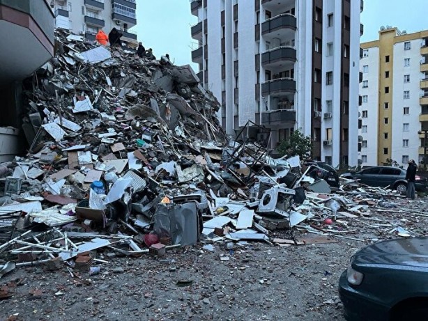 Foto - Deprem bölgesinde en zor görev: Cenazelerin kimlikleri nasıl belirleniyor?