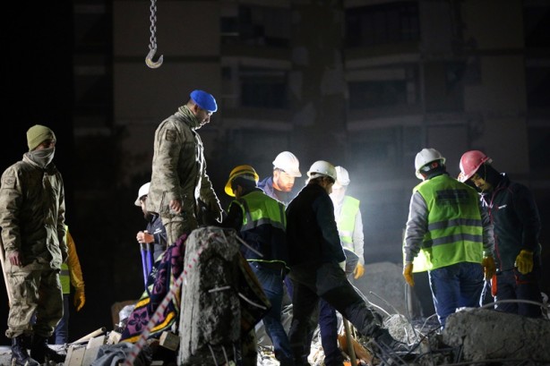 Foto - Deprem bölgesinde Mehmetçik 24 saat görevde