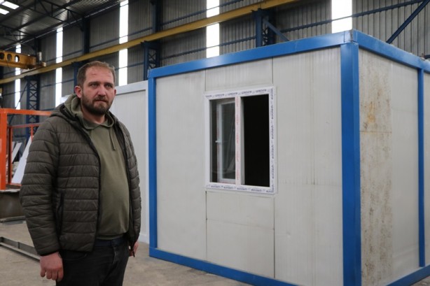 Foto - Deprem bölgesinde yağışın ardından konteyner üretimi hızlandı