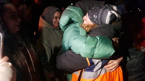 Foto - Deprem bölgesinden dönen AFAD ekipleri gözyaşlarına hakim olamadı