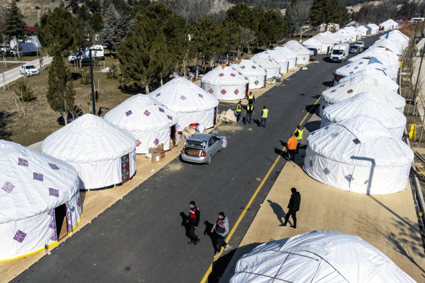 Deprem bölgesine " Dayanışma Obası"