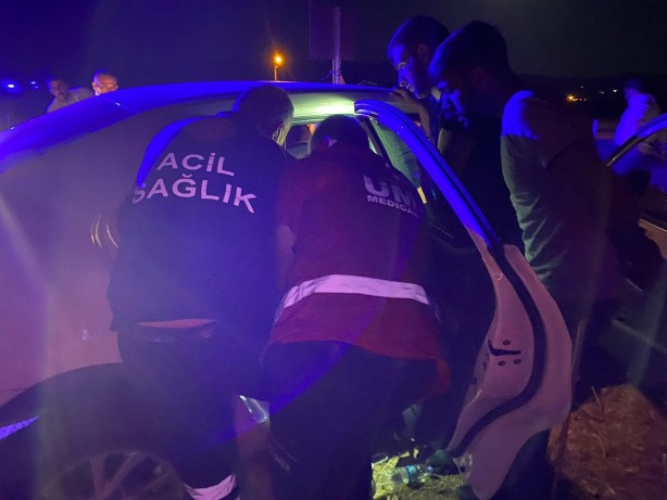 Deprem bölgesine giderken kazaya müdahale ettiler: 6 yaralı