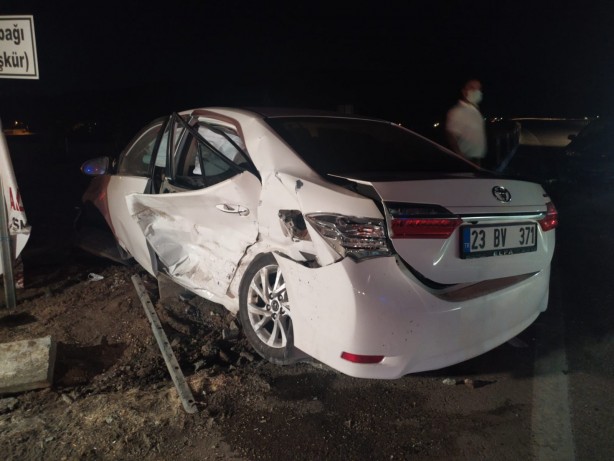 Foto - Deprem bölgesine giderken kazaya müdahale ettiler: 6 yaralı