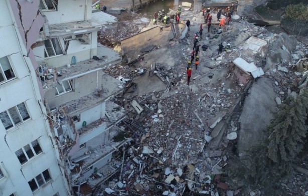 Foto - Deprem bölgesini görüntülüyordu! Yunanlı ekip bakın ne yaptı