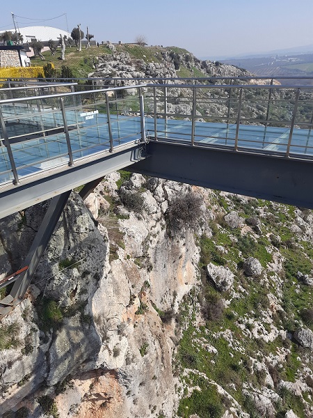 Foto - Deprem cam terasa zarar verdi mi? 