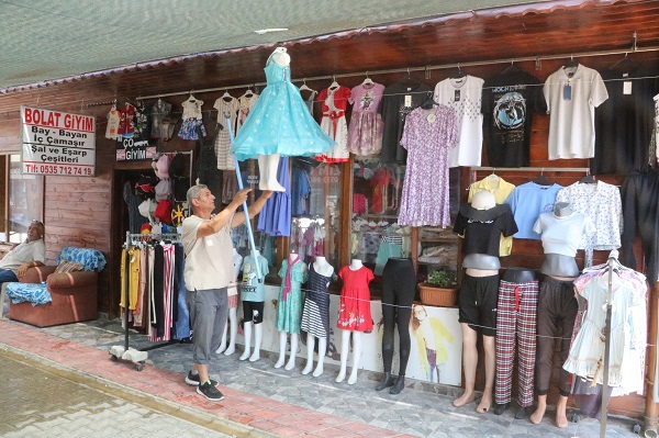 Foto - Deprem çarşısında hayat mücadelesi