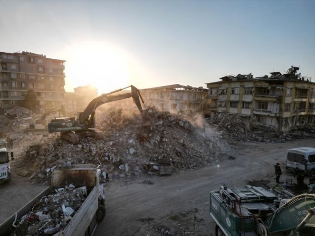 Foto - Müge Anlı'dan deprem enkazında bulunamayan isimle ilgili flaş sözler: Bu şekilde konuşmak istemezdim ama...
