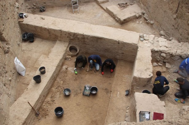 Foto - Deprem enkazından yüzlerce yıllık anlaşma çıktı! Anlaşma kime ait ve ne yazıyor? İşte şaşırtan gelişme