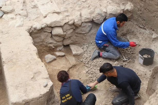 Foto - Deprem enkazından yüzlerce yıllık anlaşma çıktı! Anlaşma kime ait ve ne yazıyor? İşte şaşırtan gelişme