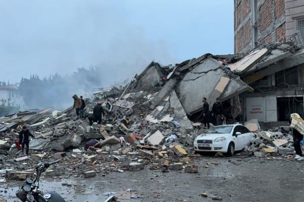 Foto - Deprem felaketi ile uğraşan Türkiye'ye karşı alçak işgal planı! İstihbarat alındı, peş peşe uyarılar geliyor