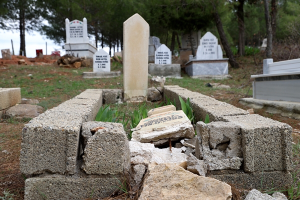 Foto - Deprem felaketi mezarlıkları da vurdu