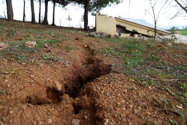 Foto - Deprem felaketi mezarlıkları da vurdu
