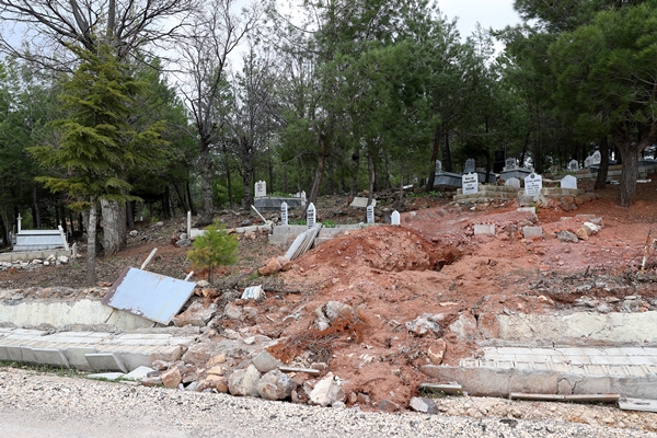 Foto - Deprem felaketi mezarlıkları da vurdu