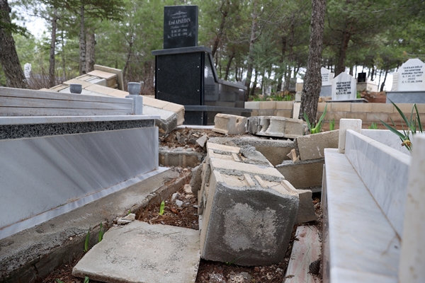 Foto - Deprem felaketi mezarlıkları da vurdu