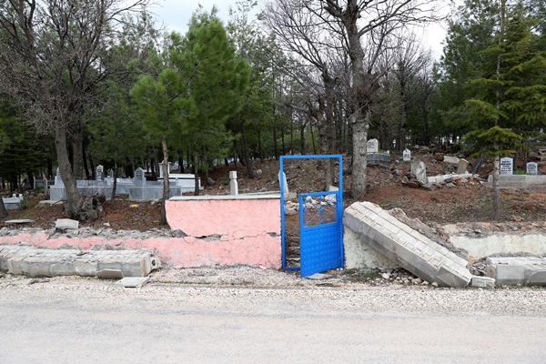 Foto - Deprem felaketi mezarlıkları da vurdu