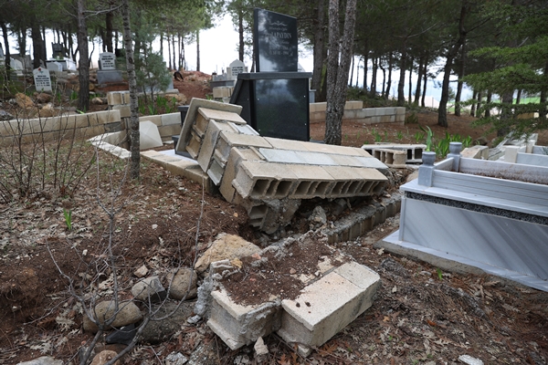 Foto - Deprem felaketi mezarlıkları da vurdu