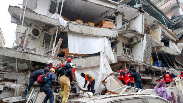 Foto - Deprem felaketi yaşanan Kilis'te koku paniği! İki kişi hastaneye kaldırıldı