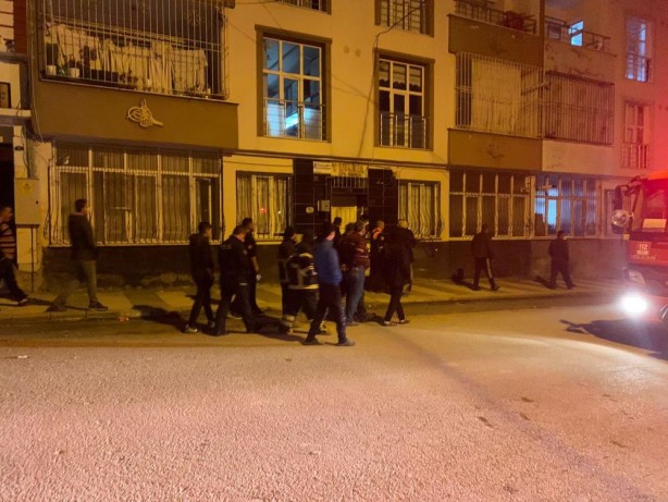 Foto - Deprem felaketi yaşanan Kilis'te koku paniği! İki kişi hastaneye kaldırıldı
