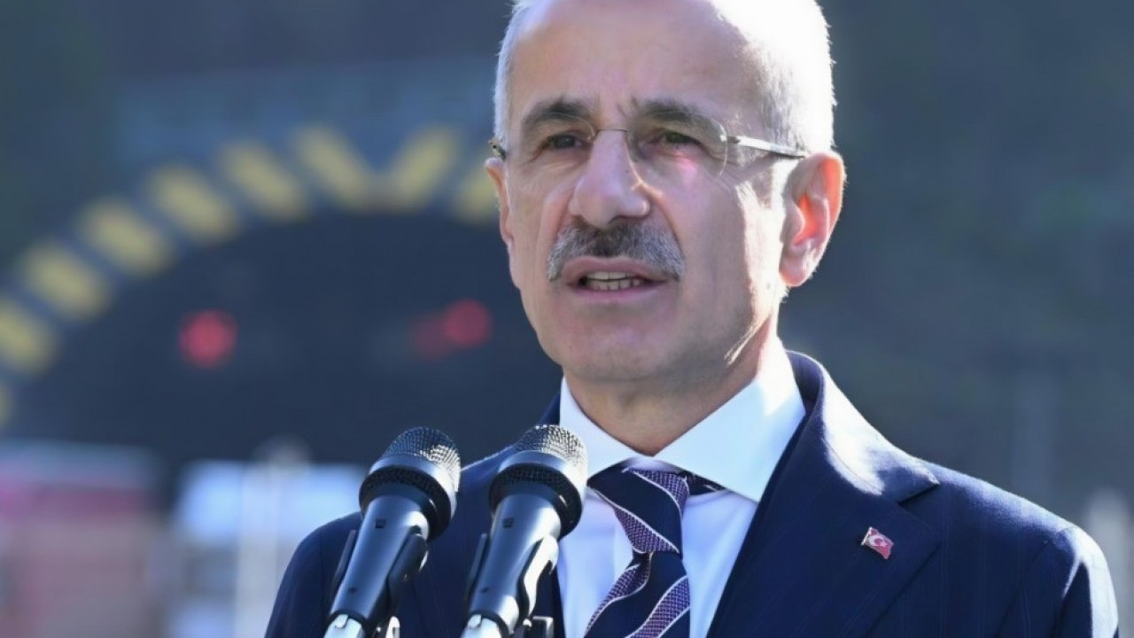 Felaketin izleri siliniyor: Deprem konutları için 36 milyar liralık yol yatırımı!