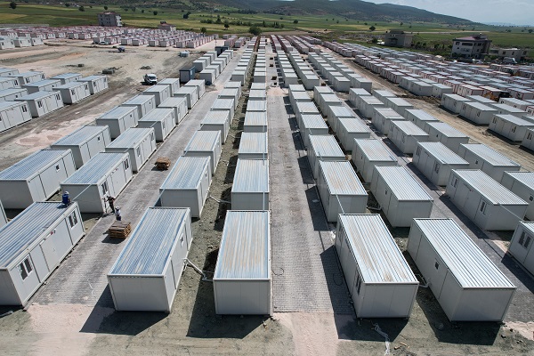 Foto - Deprem konutları yükseliyor! Binaların çatıları bile ortaya çıktı