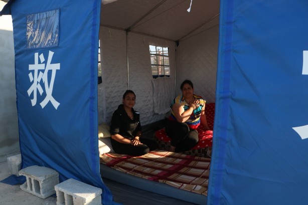Foto - Deprem korkusu öyle bir şey yaptırdı ki... Gören inanamıyor bir daha bakıyor