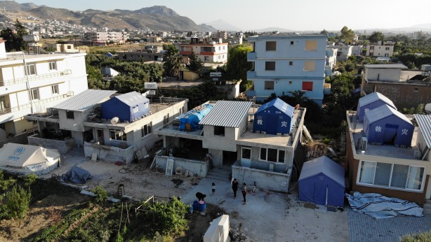 Foto - Deprem korkusu öyle bir şey yaptırdı ki... Gören inanamıyor bir daha bakıyor