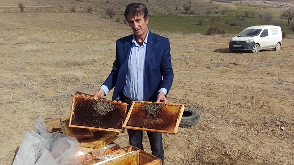 Foto - Deprem onları da etkiledi! Milyonlarcası telef oldu
