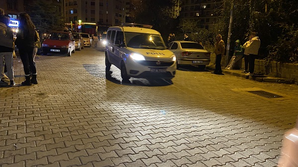 Foto - Deprem paniğiyle vatandaşlar sokaklarda sabahladı!