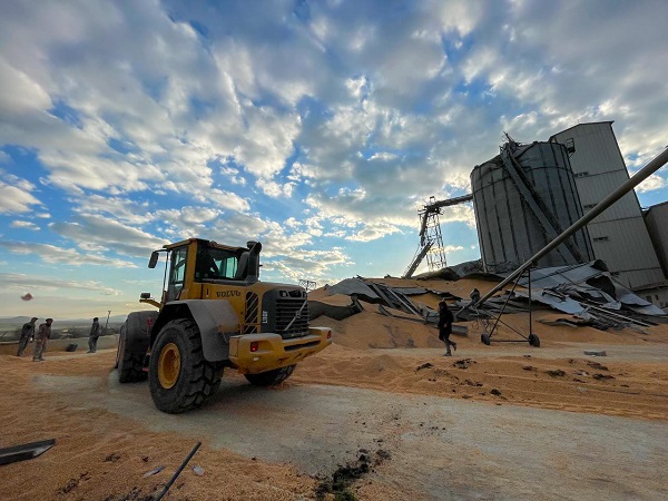 Foto - Deprem siloları hasar gördü