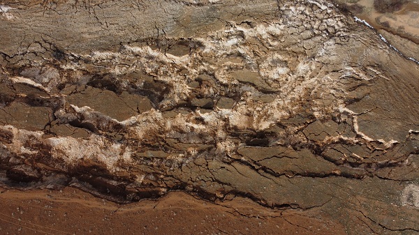 Foto - Deprem sırasında oluştu! Devasa yarık havadan görüntülendi