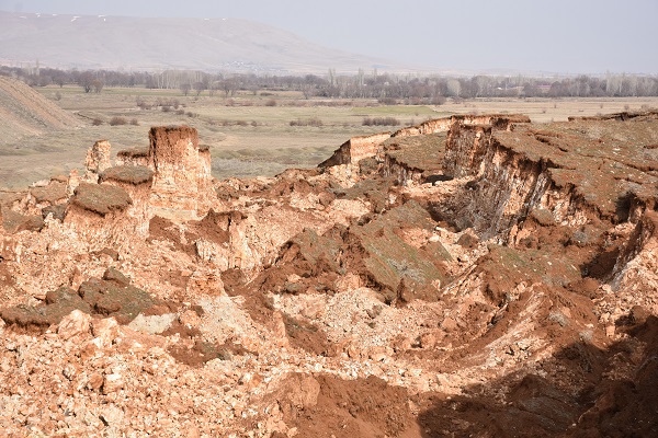 Foto - Deprem sırasında oluştu! Devasa yarık havadan görüntülendi