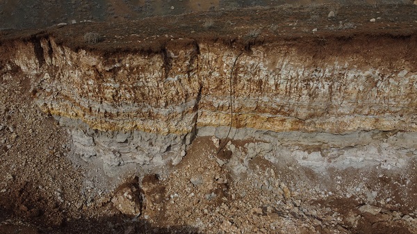 Foto - Deprem sırasında oluştu! Devasa yarık havadan görüntülendi
