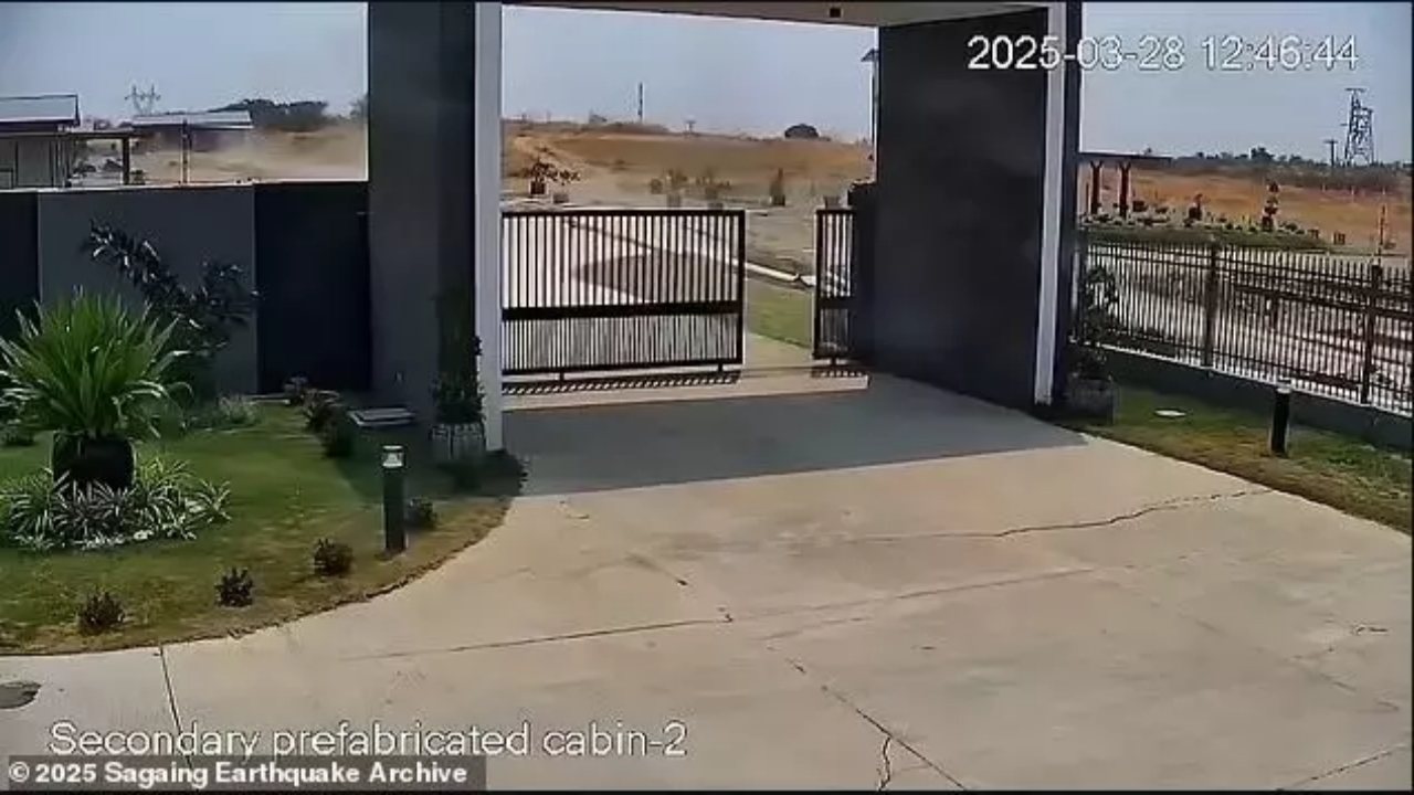 Foto - Deprem sırasında yüzeydeki yarılma anı ilk defa görüntülendi! İşte o şaşırtan anlar