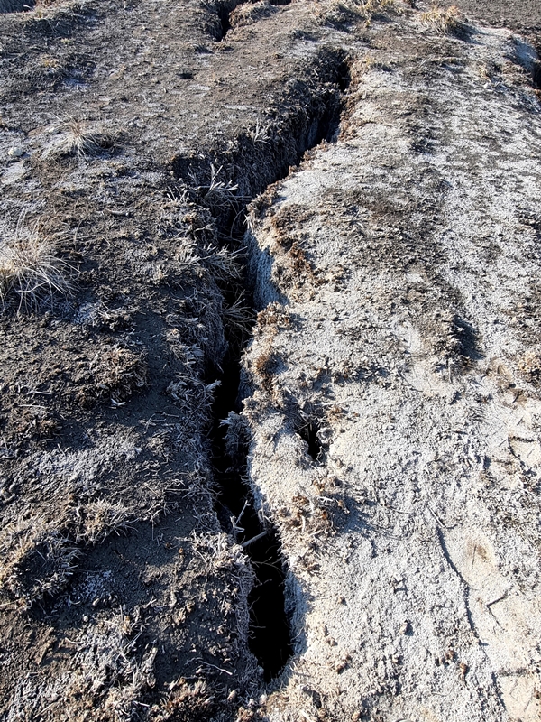 Foto - Deprem sonrası Aksaray'da yol ve araziler yarıldı