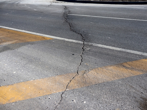 Foto - Deprem sonrası Aksaray'da yol ve araziler yarıldı