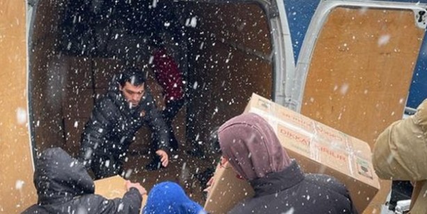 Foto - Deprem sonrası büyük yardım: Beşiktaş, Fenerbahçe, Galatasaray ve Trabzonspor'un yardım tırları yola çıktı